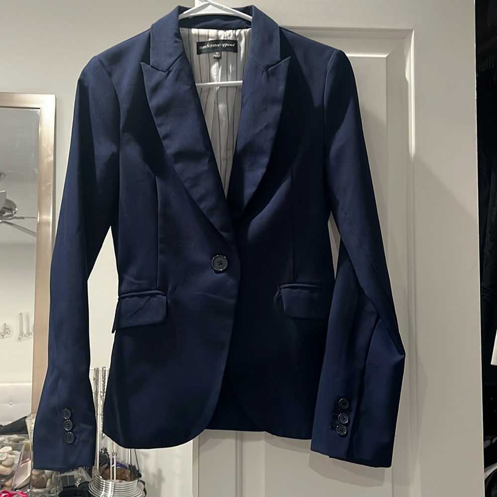 Navy one button blazer front pockets back slit like new